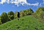 21 Salendo per labile traccia verso la Cima di Muschiada